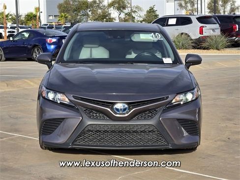 Used 2019 Toyota Camry SE image 8