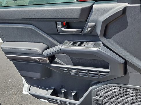 New 2026 Toyota 4Runner TRD Off-Road Premium AWD/4WD image 10