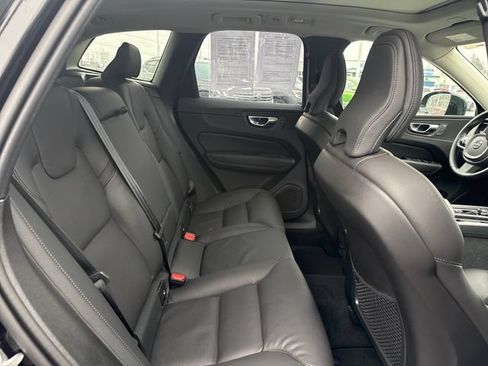 Used 2025 Volvo XC60 B5 Plus AWD/4WD image 10