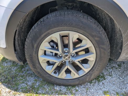 Used 2025 Kia Telluride LX FWD image 10