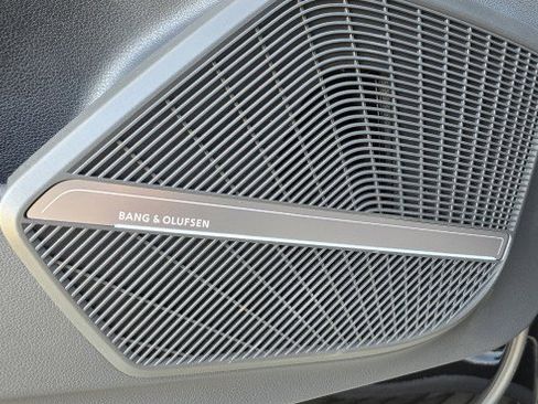 Used 2023 Audi SQ5 Premium Plus w/ Premium Plus Package image 17