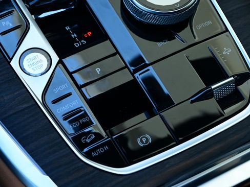 New 2026 BMW X7 xDrive40i w/ Executive Package image 19