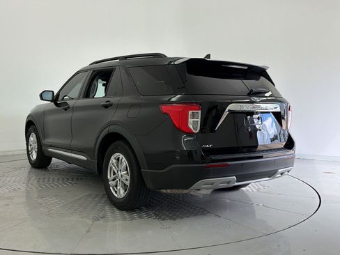 Used 2023 Ford Explorer XLT w/ Equipment Group 202A RWD image 3