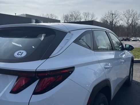 Used 2023 Hyundai Tucson SE image 12