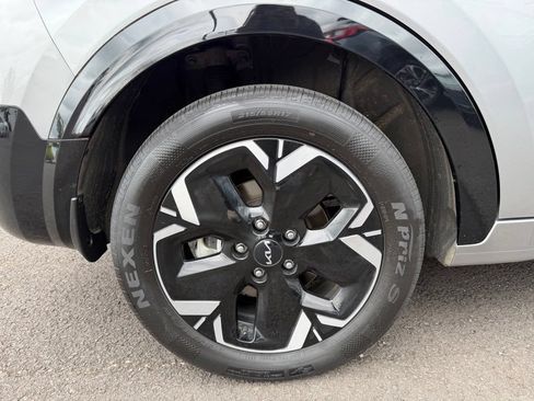 Used 2023 Kia Niro Wind w/ Wind Preserve Package FWD image 9
