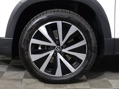 Used 2022 Volkswagen Taos SE AWD/4WD image 19