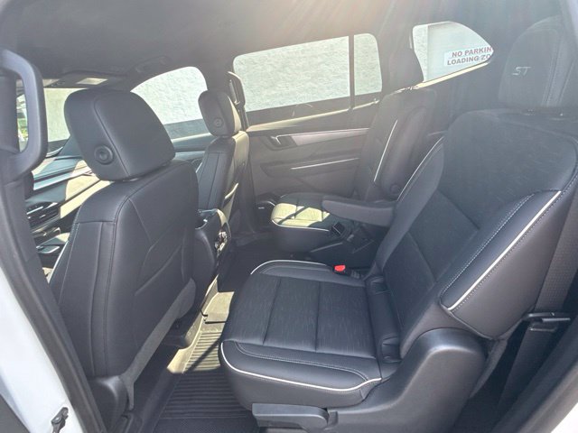 Used 2025 Buick Enclave Sport Touring w/ Super Cruise Package FWD image 23
