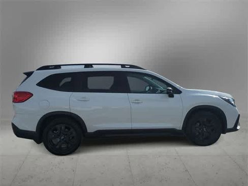 Used 2023 Subaru Ascent Onyx Edition image 9