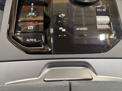 Used 2026 BMW iX xDrive45 w/ M Sport Package image 38