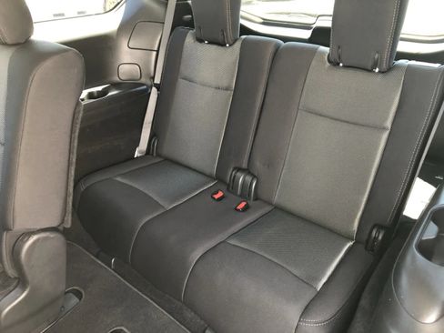 Used 2019 Nissan Pathfinder SV AWD/4WD image 35