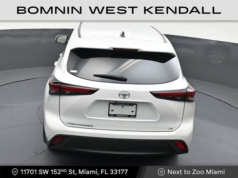 Used 2025 Toyota Highlander LE image 15
