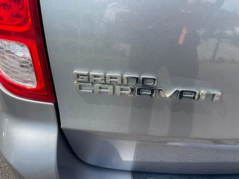 Used 2019 Dodge Grand Caravan SXT FWD image 26