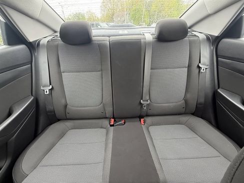 Used 2019 Hyundai Accent SE FWD image 17