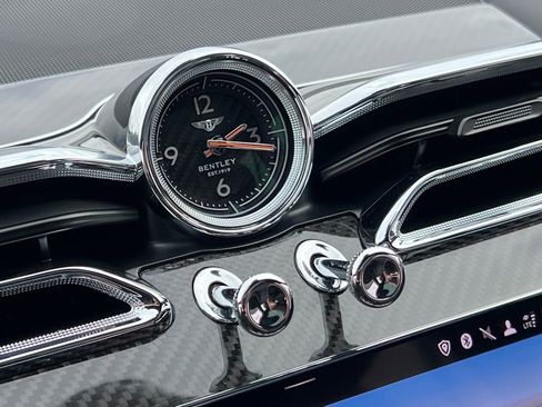 Used 2022 Bentley Bentayga image 31