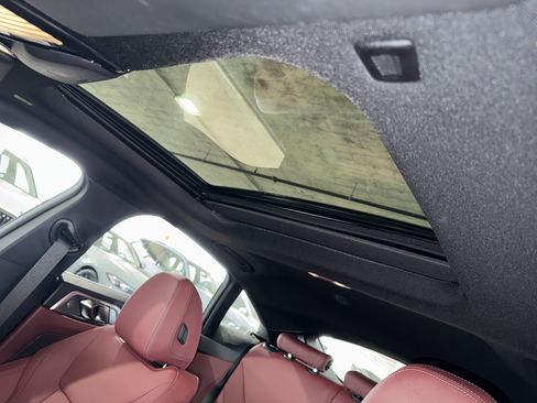 Used 2025 BMW M440i RWD image 2