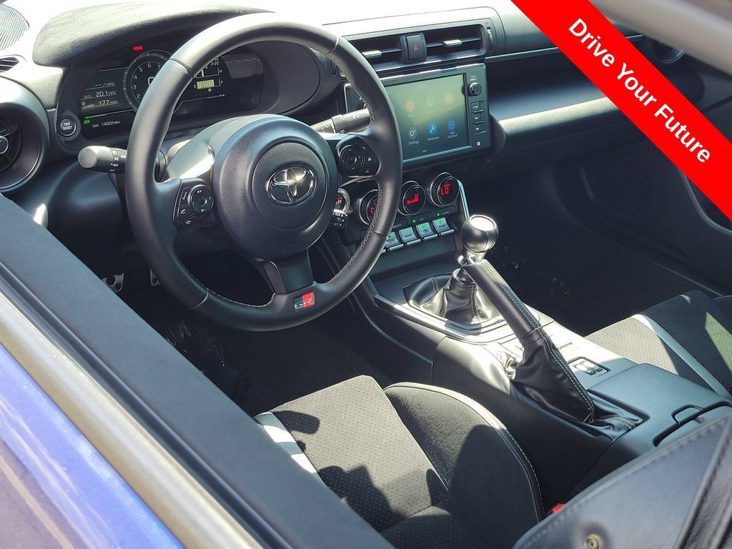 Used 2025 Toyota GR86 Premium w/ Performance Package RWD image 5