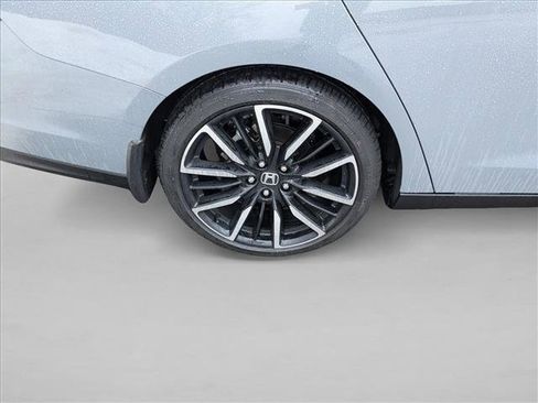 Used 2023 Honda Accord Touring image 8