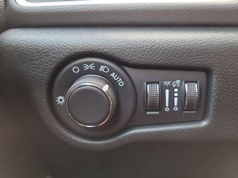 New 2026 Chrysler Voyager LX FWD image 33