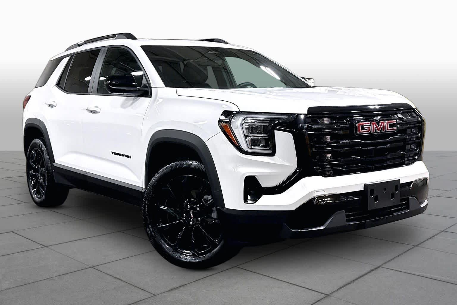 Used 2025 GMC Terrain Elevation w/ Elevation Premium Package AWD/4WD image 3
