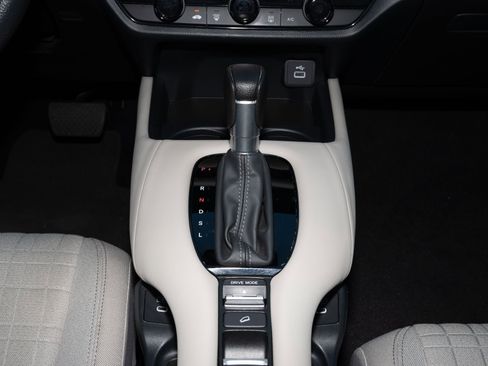 Certified 2024 Honda HR-V LX image 22