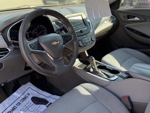 Used 2018 Chevrolet Malibu LT FWD image 10
