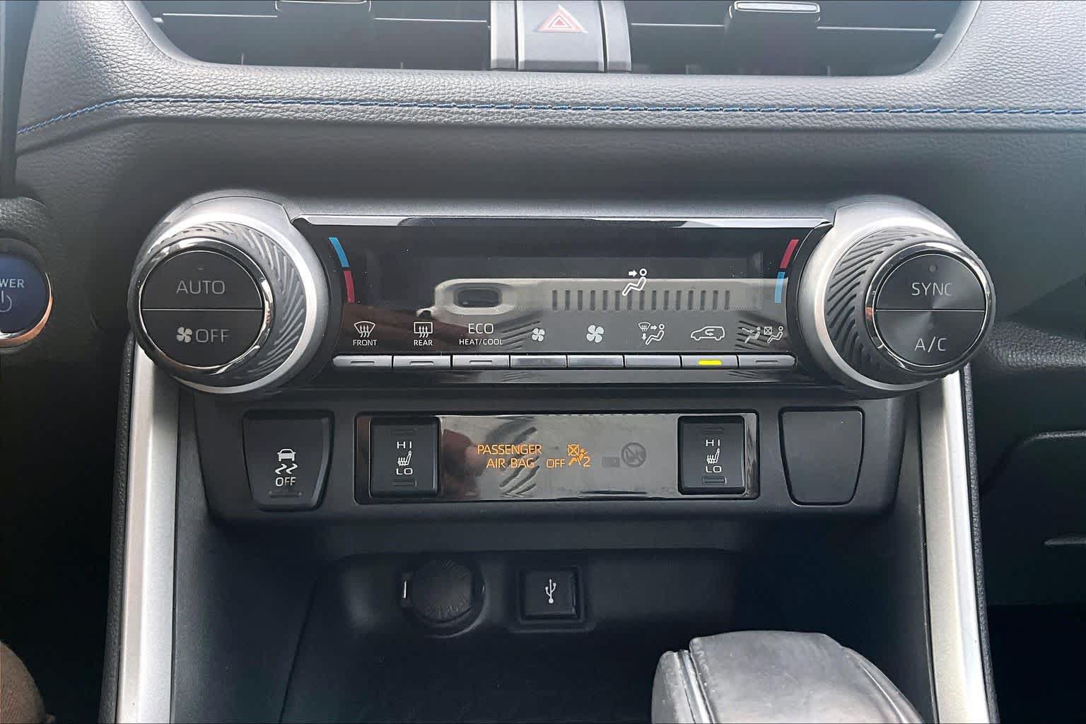 Used 2022 Toyota RAV4 SE w/ Convenience Package AWD/4WD image 35
