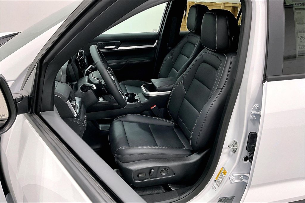 Used 2027 GMC Terrain Elevation w/ Elevation Premium Package FWD image 24