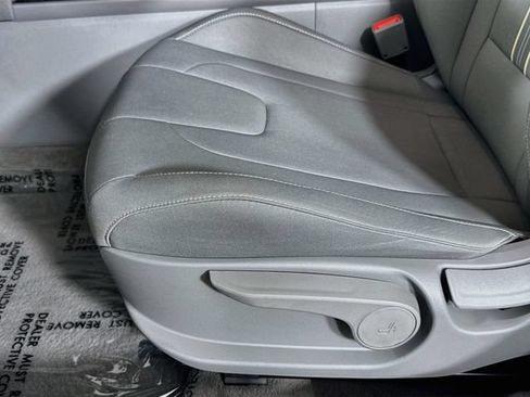 Certified 2025 Hyundai Elantra Sport FWD image 15
