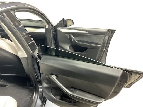 Certified 2023 Tesla Model Y Long Range AWD/4WD image 12
