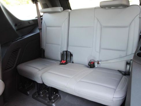 Used 2021 GMC Yukon SLT w/ SLT Luxury Plus Package AWD/4WD image 18