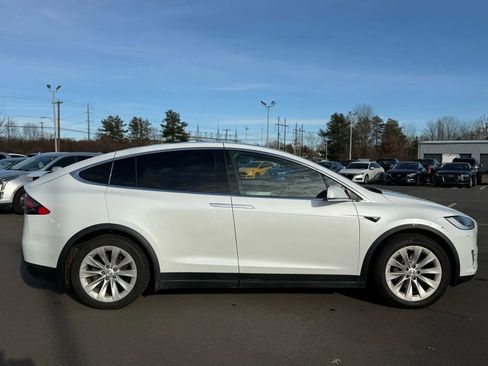 Used 2017 Tesla Model X 100D image 2