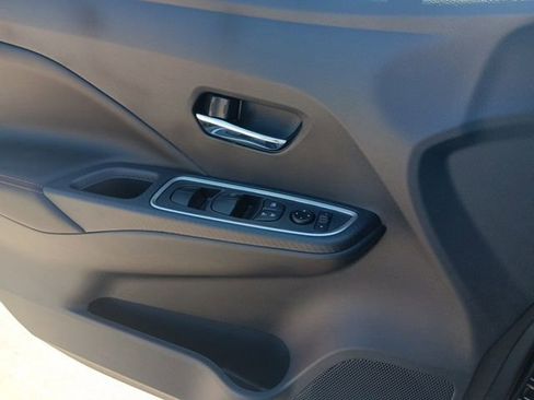 New 2025 Nissan Versa SR w/ Trunk Package image 12