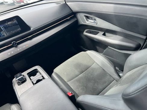 Used 2023 Nissan Ariya FWD image 13