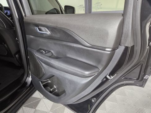 Used 2025 Jeep Grand Cherokee Altitude image 30