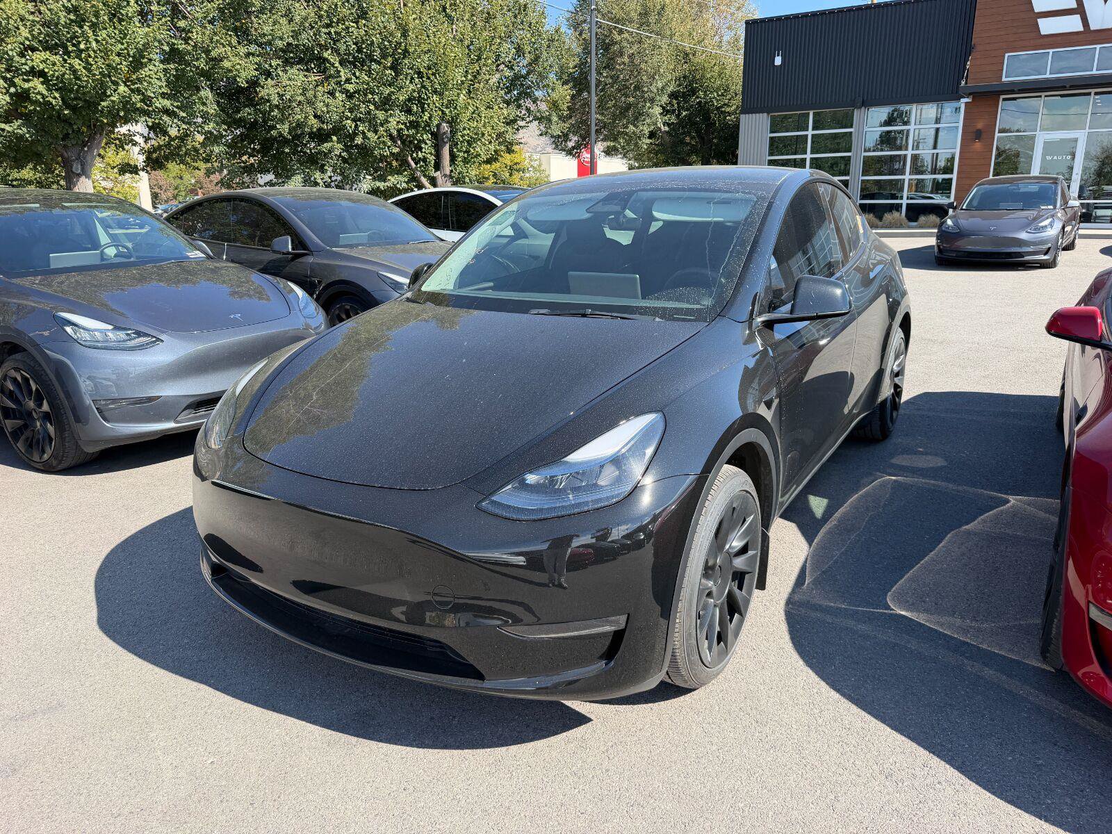 Used 2023 Tesla Model Y Performance AWD/4WD image 1