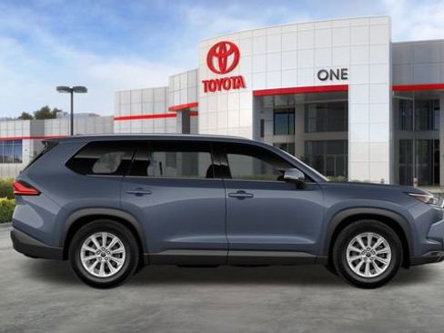 New 2026 Toyota Grand Highlander XLE image 13
