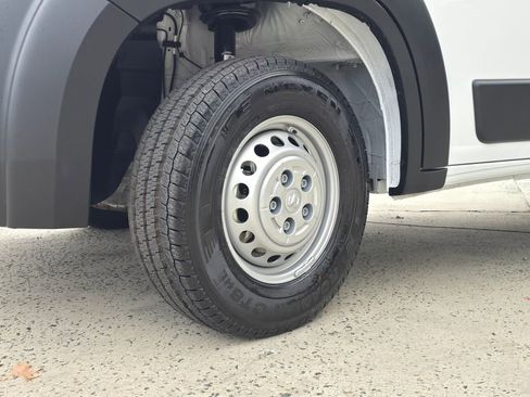 Used 2025 RAM ProMaster 2500 w/ Convenience Group image 34