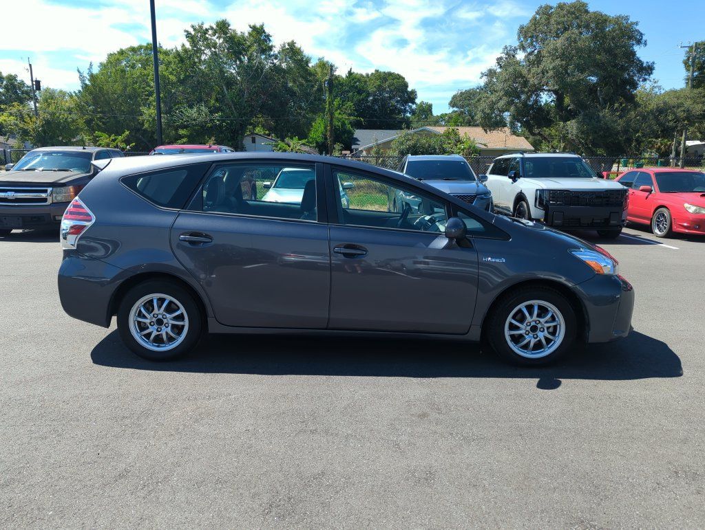 Used 2017 Toyota Prius V Two w/ Carpet Mat Package FWD image 8