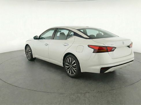 Used 2025 Nissan Altima 2.5 SV image 6