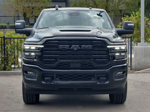 Used 2025 RAM 2500 Laramie AWD/4WD image 3
