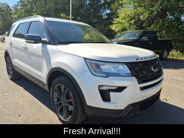 Used 2018 Ford Explorer XLT w/ Equipment Group 202A AWD/4WD image 11