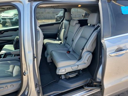 Used 2021 Honda Odyssey Touring image 9