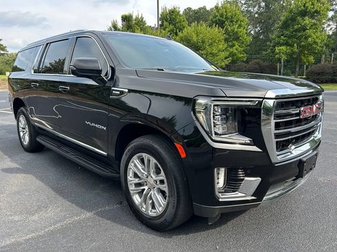 Used 2024 GMC Yukon XL SLT w/ SLT Premium Package RWD image 18