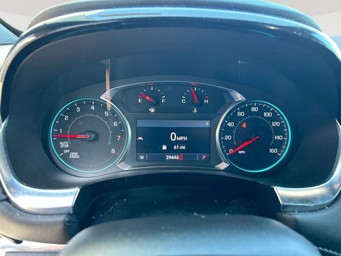 Used 2023 Chevrolet Traverse LT FWD image 16