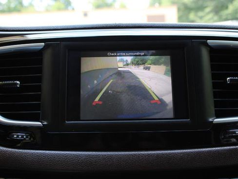 Used 2020 Chrysler Voyager LX image 24