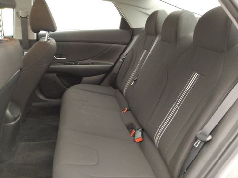 Used 2023 Hyundai Elantra SEL w/ Cargo Package FWD image 18