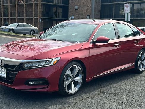 Used 2020 Honda Accord Touring image 2
