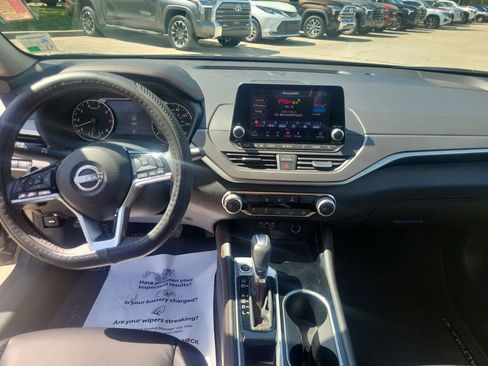Used 2024 Nissan Altima 2.5 SR image 18