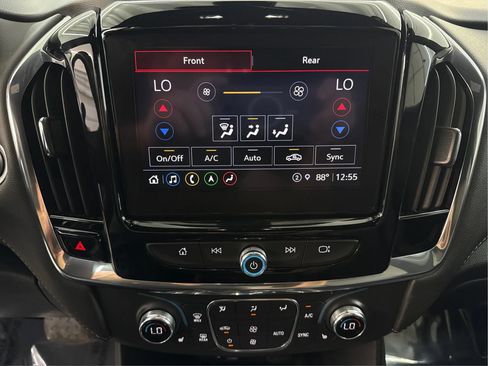 Used 2023 Chevrolet Traverse LT w/ LT Premium Package AWD/4WD image 37