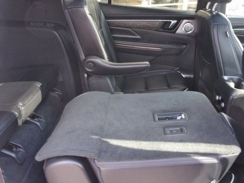 Used 2025 Buick Enclave Avenir w/ Trailering Package, 5000 lbs. image 34